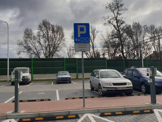 Obraz przedstawiający Stacje ładowania